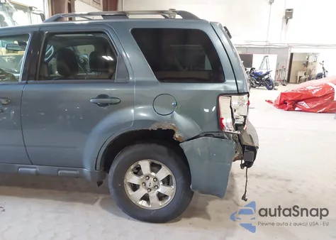 2011 Ford Escape Hybrid Limited z USA, uszkodzony, nr VIN 1FMCU5K37BKC50554